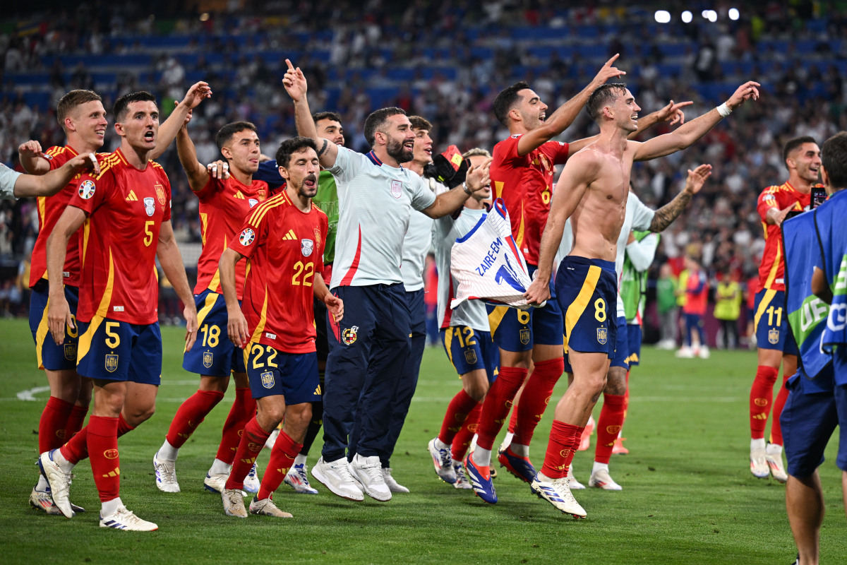 关于西班牙队击败波黑队晋级下一轮比赛的信息