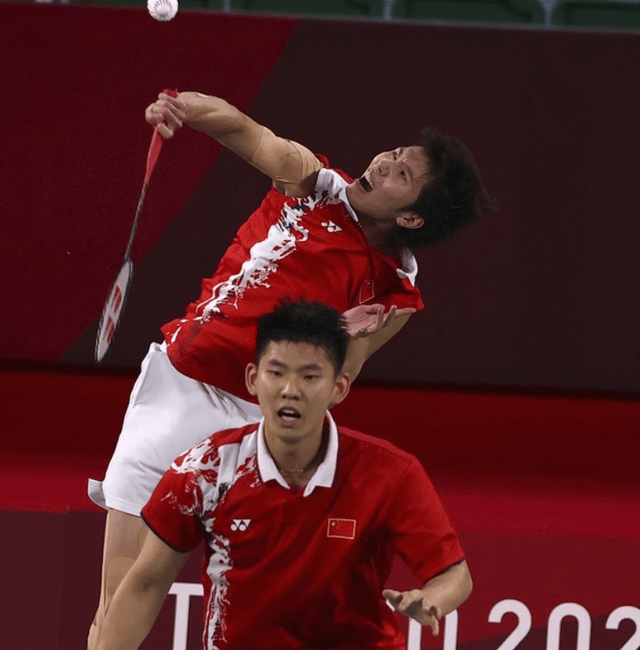 关于日本羽毛球队鏖战泰国羽毛球队，谌龙一己之力扛起全队的信息