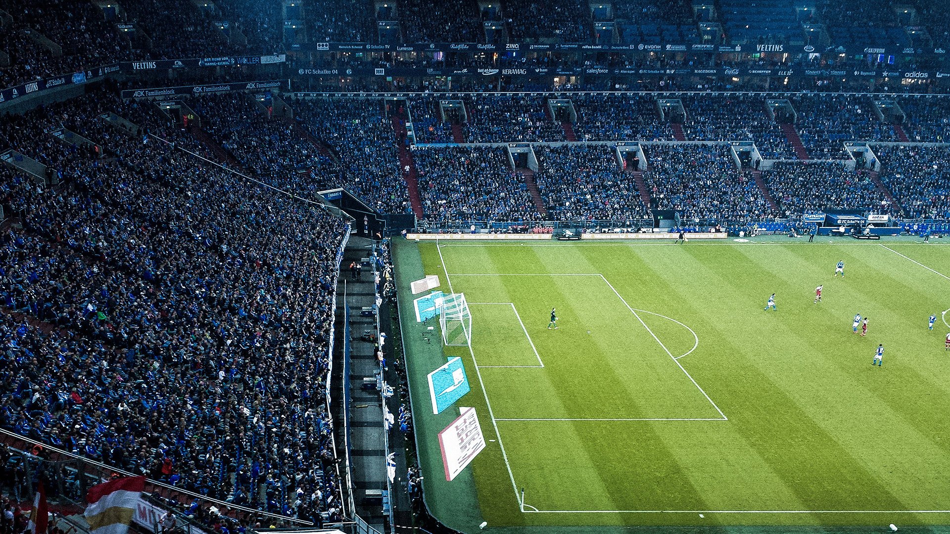 欧冠淘汰赛之夜，哈登连续得分拉开差距