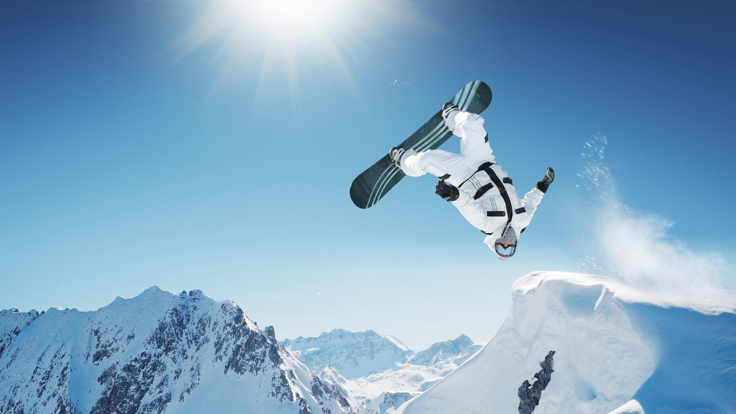 北欧冰刃破热浪，三笘薰关键回合定乾坤，挪威险胜几内亚