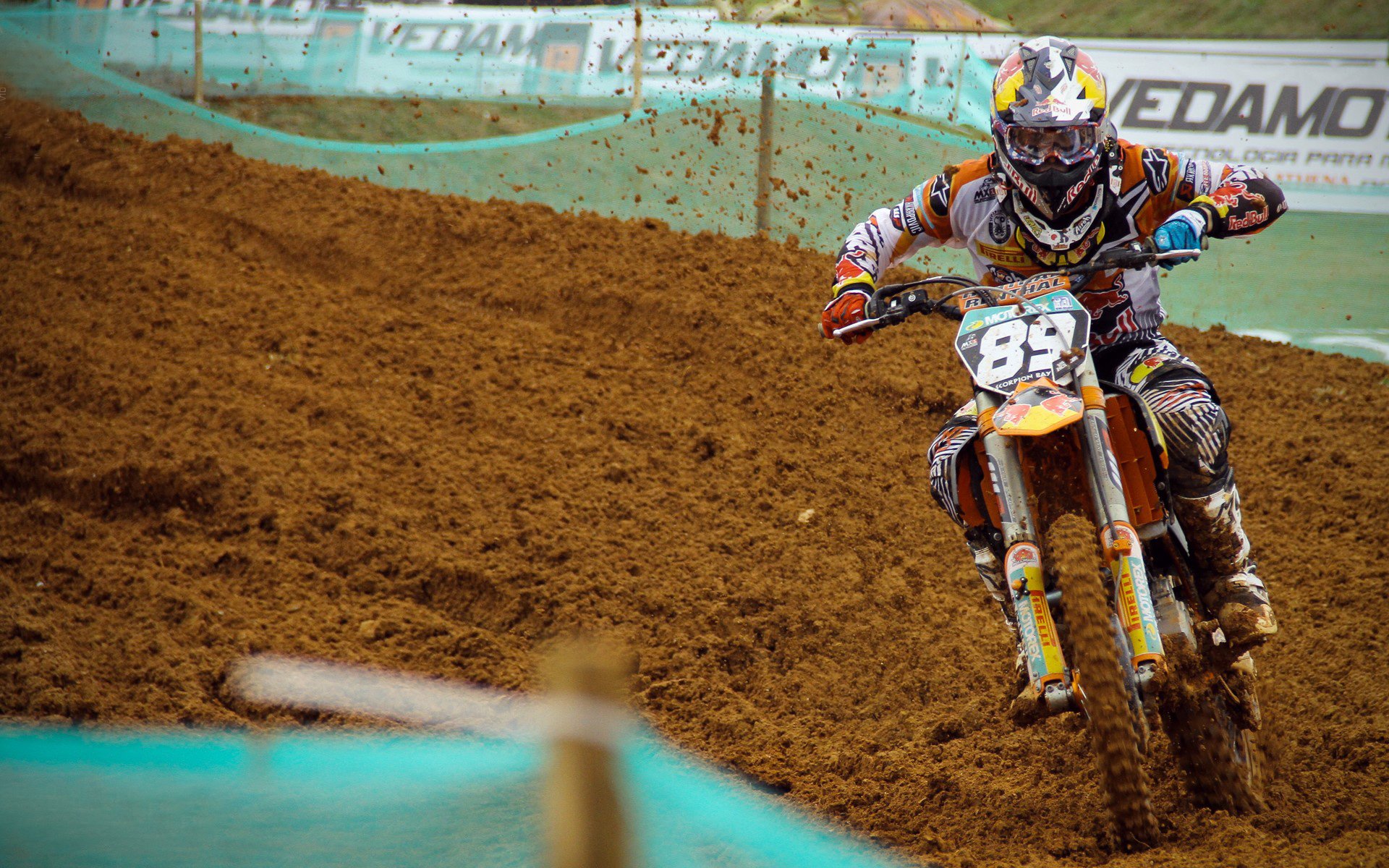 羽坛新纪元，印尼队完胜法国队，黄鸭组合高光表现改写历史