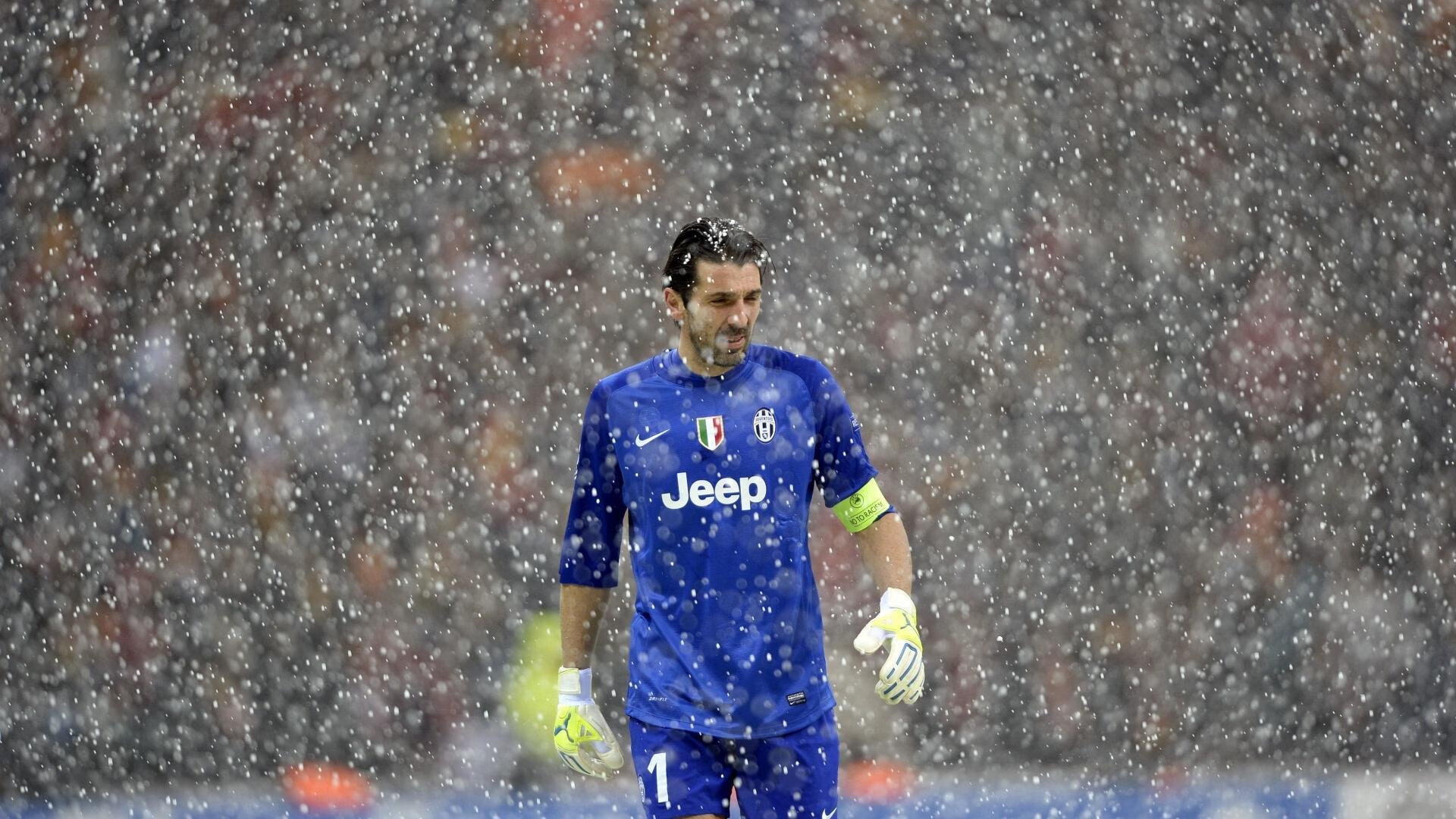 欧冠淘汰赛之夜,加维攻防两端的统治艺术