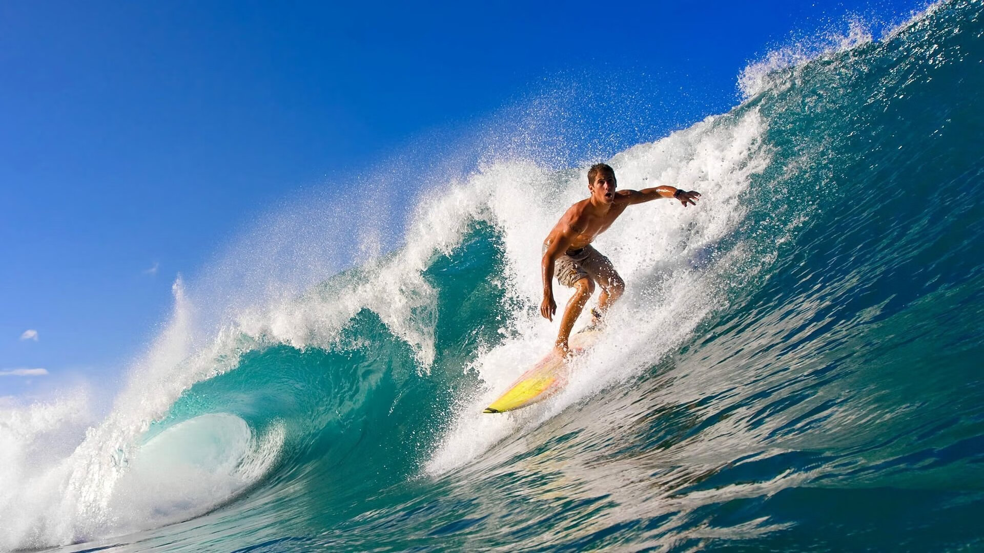 赛道与绿茵的交响,穆勒进攻端无人可挡的F1揭幕战之夜